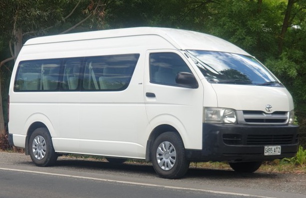 Toyota Hiace 13 Passenger Minibus